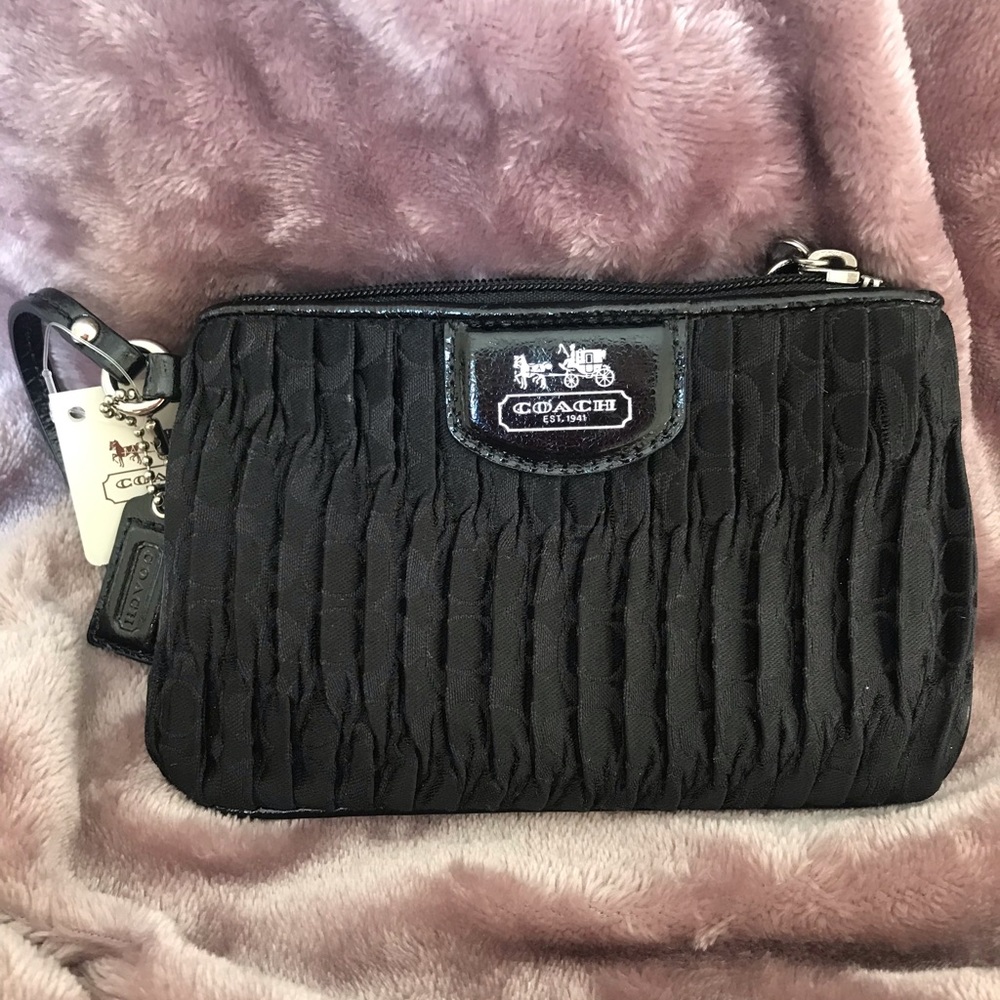 NWT Coach Signature Madison Wristlet